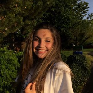 Meet your Posher, Olivia